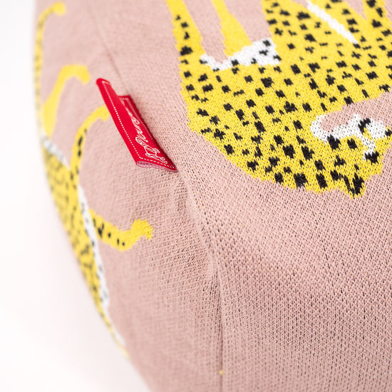 Kleine Voetenbank - Gebreid Jachtluipaard Roze 02