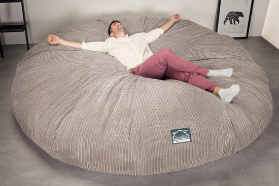 LOUNGE PUG, CloudSac 5000 XXXXXL, Een Titanic Zitzak Bank met Vezel-latex Vlokvulling, Corduroy Mink