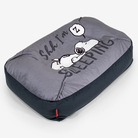 Snoopy Sloucher Medium Hondenbed - Slapen 01