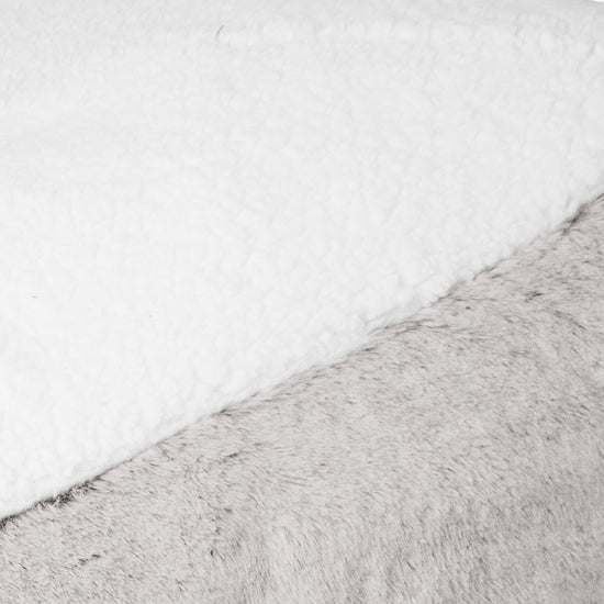 Sloucher XL-hondenbed - Nepkonijnenbont Lichtgrijs 03