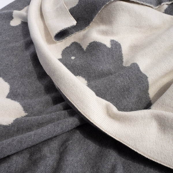 Bank Sierdeken - Gebreid Rabbit Fabric Close-up Image