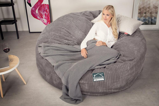 LOUNGE PUG, CloudSac 3000 XXL, Een King Size Zitzak Bank met Vezel-latex Vlokvulling, Corduroy Graphite Grijs