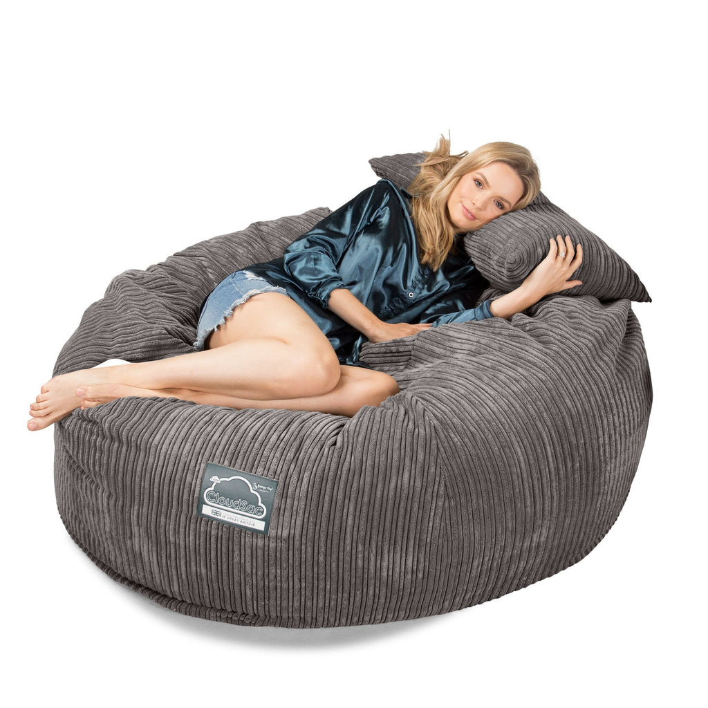 LOUNGE PUG, CloudSac 1010 XXL, Gigantische XXL Zitzakbank met Vezel-latex Vlokvulling, Corduroy Graphite Grijs