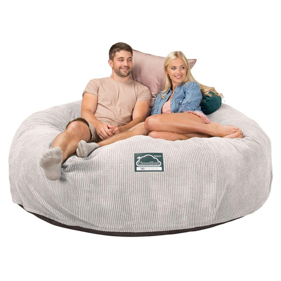 LOUNGE PUG, CloudSac 3000 XXL, Een King Size Zitzak Bank met Vezel-latex Vlokvulling, Pompom Crème