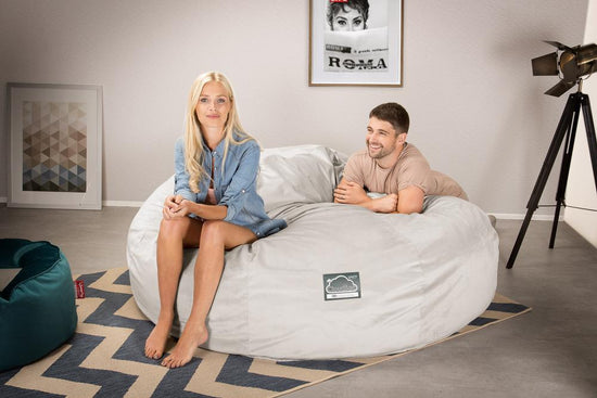 LOUNGE PUG, CloudSac 3000 XXL, Een King Size Zitzak Bank met Vezel-latex Vlokvulling, Fluweel Zilver
