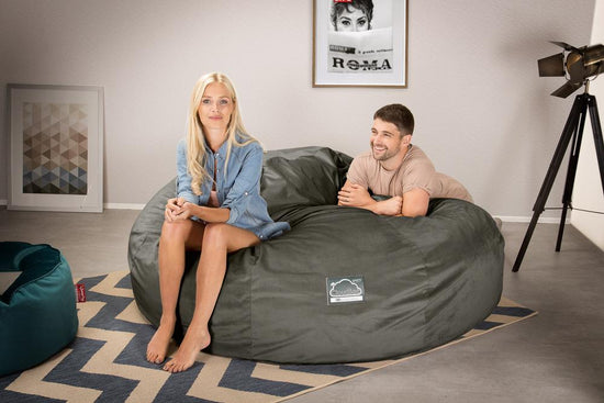 LOUNGE PUG, CloudSac 3000 XXL, Een King Size Zitzak Bank met Vezel-latex Vlokvulling, Fluweel Antraciet