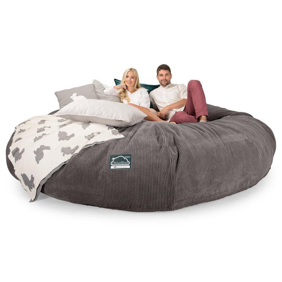 LOUNGE PUG, CloudSac 5000 XXXXXL, Een Titanic Zitzak Bank met Vezel-latex Vlokvulling, Pompom Antraciet