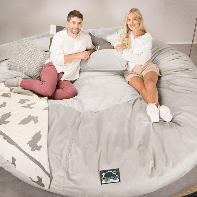 LOUNGE PUG, CloudSac 5000 XXXXXL, Een Titanic Zitzak Bank met Vezel-latex Vlokvulling, Fluweel Zilver