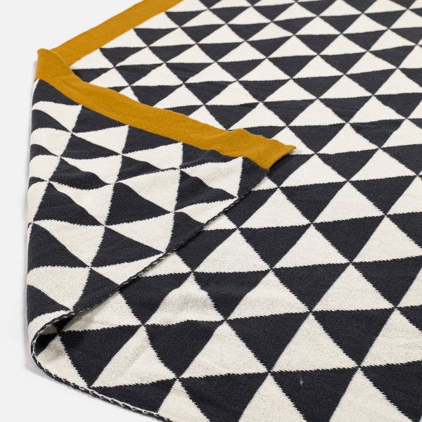 Bank Sierdeken - Gebreid Geo Fabric Close-up Image